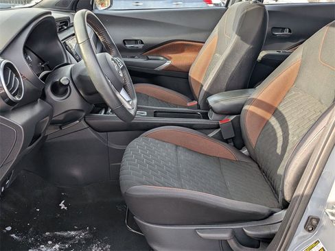 Used 2021 Nissan Kicks SR image 11