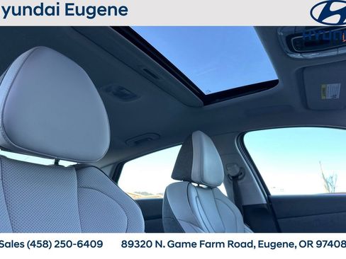 Used 2025 Hyundai Elantra Limited w/ Cargo Package image 19