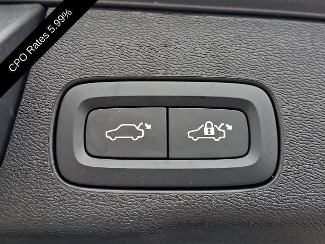 Certified 2023 Volvo XC60 B5 Plus AWD/4WD image 32