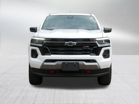 Used 2023 Chevrolet Colorado Z71 w/ Z71 Convenience Package 2 AWD/4WD image 2