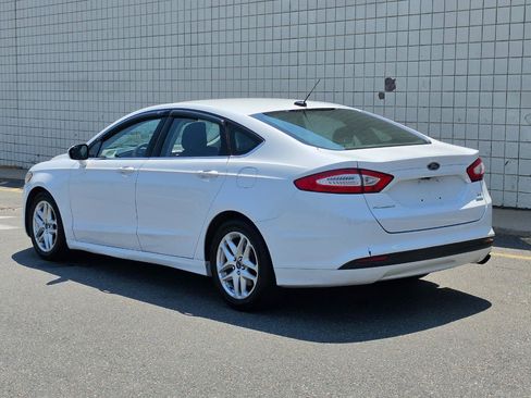 Used 2015 Ford Fusion SE FWD image 5