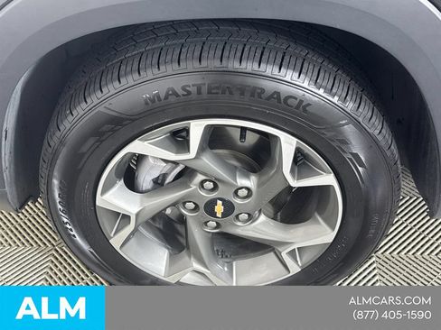 Used 2025 Chevrolet Trax LT FWD image 14