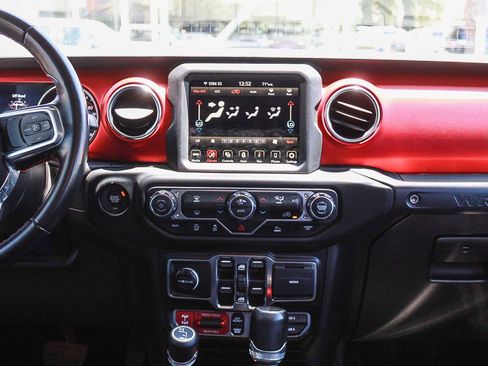 Used 2021 Jeep Wrangler Unlimited Rubicon AWD/4WD image 13