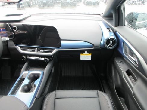 New 2026 Chevrolet Equinox EV LT w/ Convenience Package II image 17