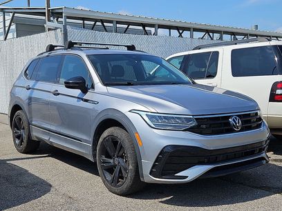 Used 2024 Volkswagen Tiguan SE R-Line