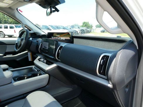 New 2027 Ford Expedition Active AWD/4WD image 11