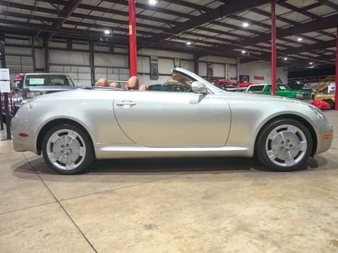 Used 2004 Lexus SC 430 Convertible RWD image 10