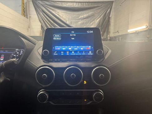 Used 2025 Nissan Sentra SV image 18