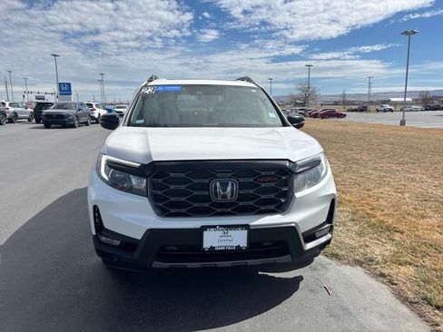 Used 2023 Honda Passport TrailSport image 8
