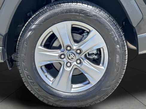Certified 2022 Toyota RAV4 LE AWD/4WD image 24
