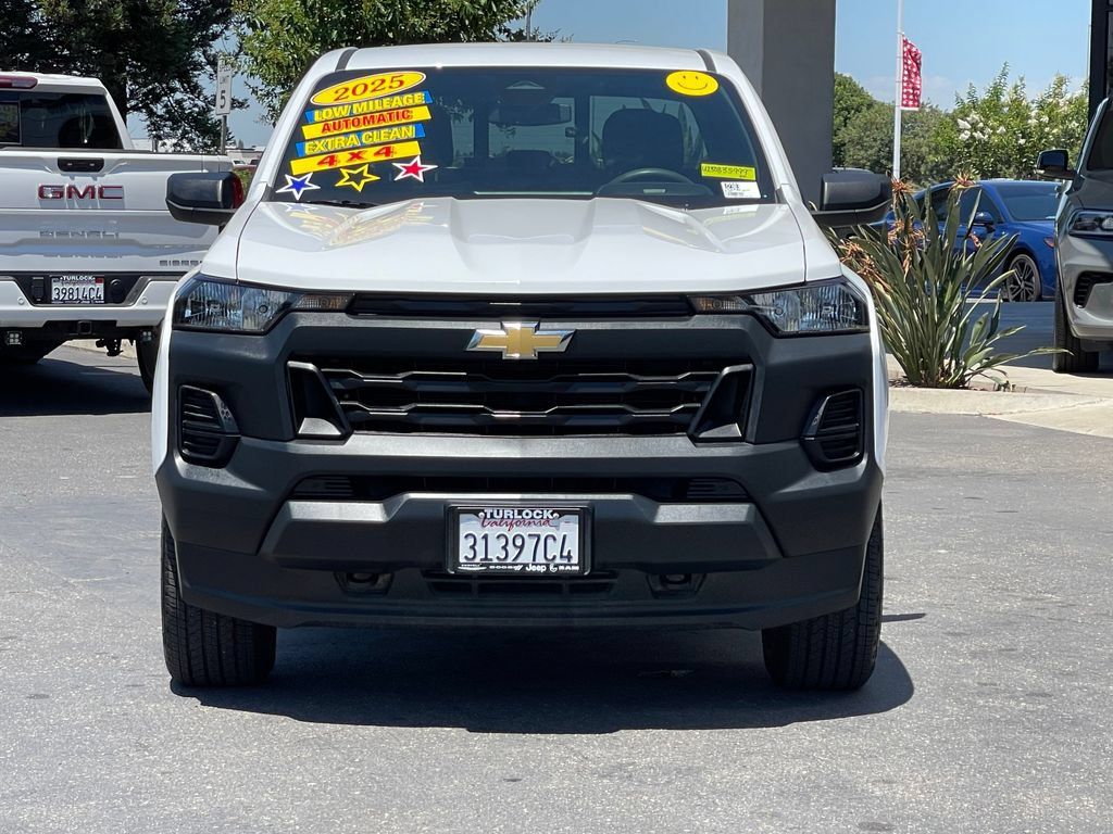 Used 2025 Chevrolet Colorado W/T AWD/4WD image 2