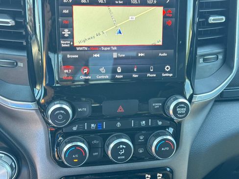 Used 2021 RAM 1500 Laramie AWD/4WD image 35