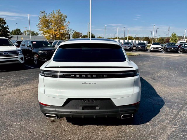 Used 2024 Porsche Cayenne Coupe AWD/4WD image 11