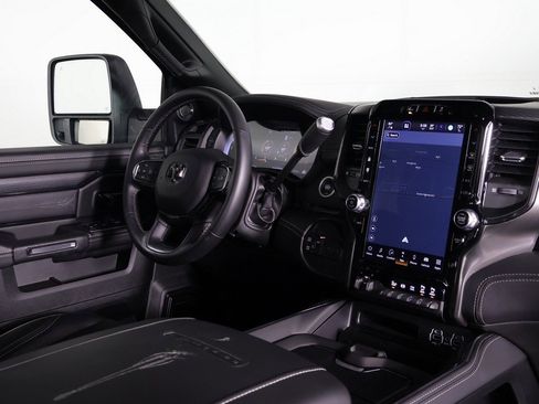 Used 2024 RAM 3500 Limited image 27