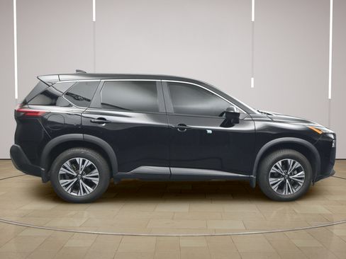 Certified 2023 Nissan Rogue SV FWD image 8