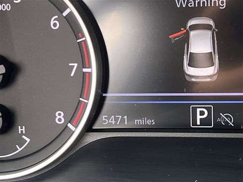 Used 2025 Nissan Sentra SV w/ SV Premium Package image 12