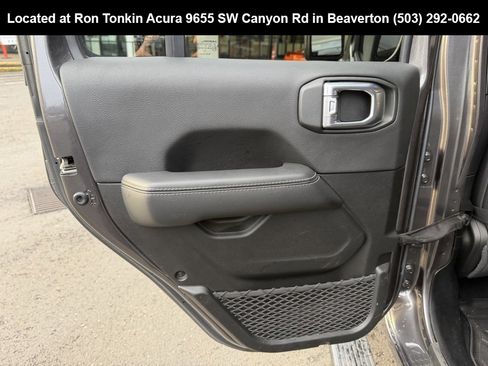 Used 2022 Jeep Wrangler Unlimited Sahara image 25
