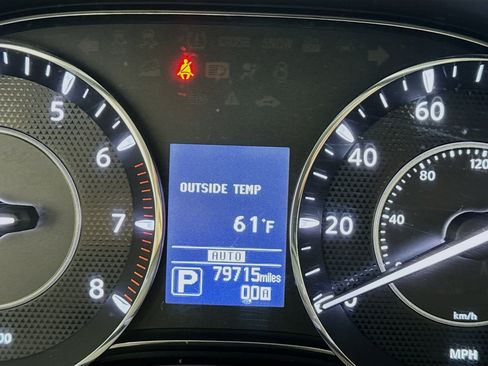 Used 2020 Nissan Armada SL w/ Premium Package image 18