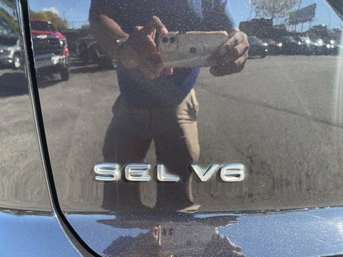 Used 2021 Volkswagen Atlas Cross Sport SEL Premium image 9