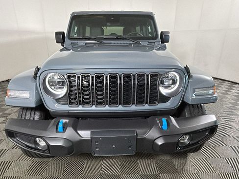Used 2024 Jeep Wrangler Unlimited w/ Convenience Group AWD/4WD image 7