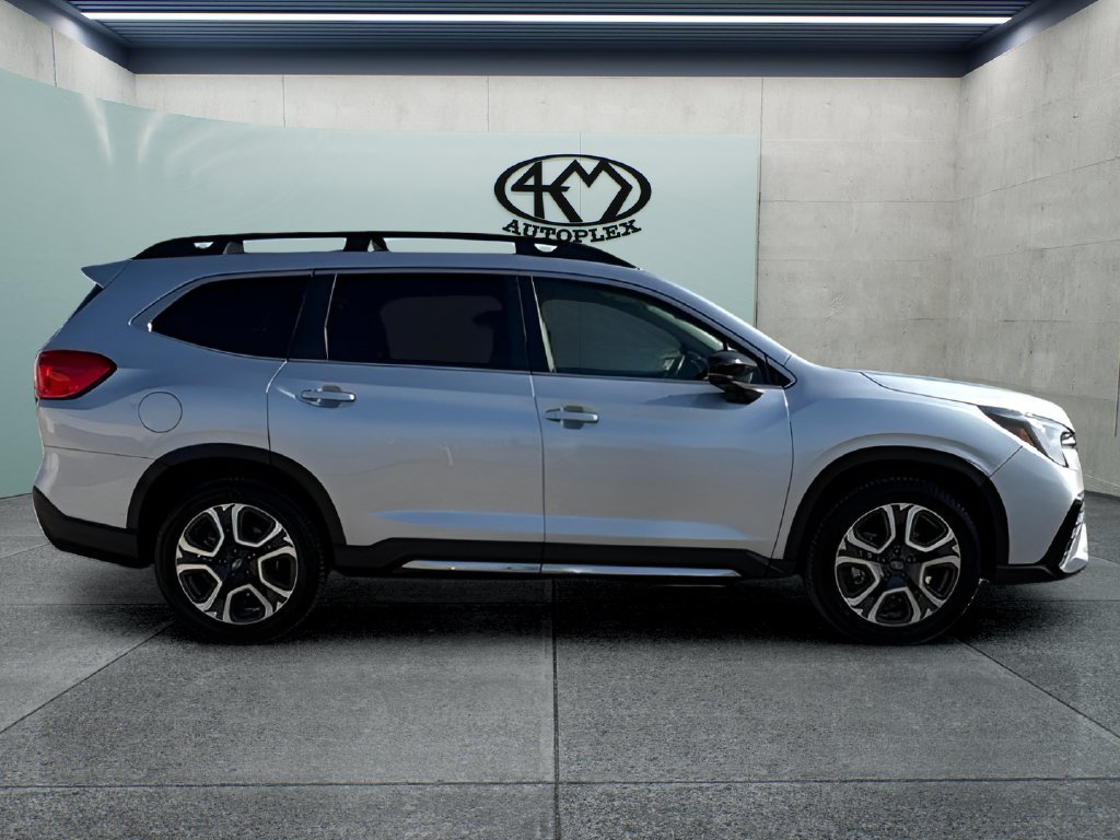 Used 2024 Subaru Ascent Limited AWD/4WD image 2