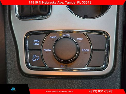 Used 2018 Jeep Grand Cherokee Limited w/ Luxury Group II image 17