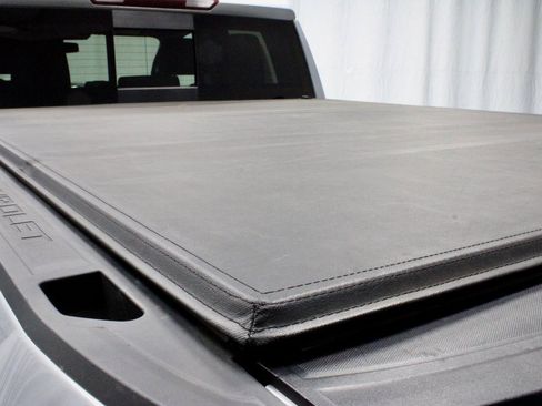 Used 2021 Chevrolet Silverado 1500 LT image 13