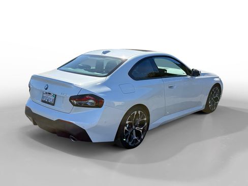 Used 2025 BMW 230i Coupe w/ Convenience Package RWD image 5