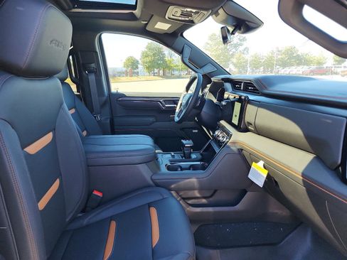 New 2026 GMC Sierra 1500 AT4 w/ AT4 Premium Package AWD/4WD image 7