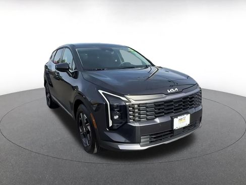 Used 2026 Kia Sportage LX FWD image 3