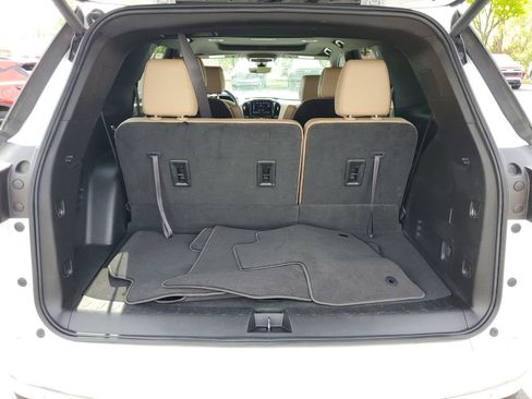 Used 2023 Chevrolet Traverse Premier AWD/4WD image 35
