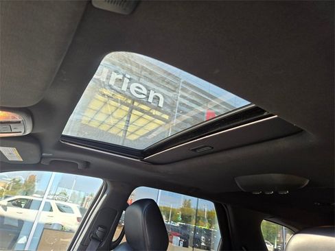 Used 2022 Dodge Durango GT image 25