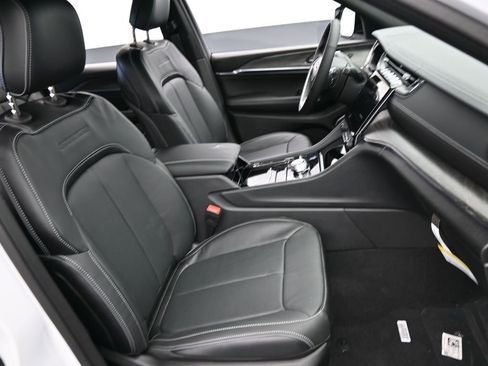 Used 2024 Jeep Grand Cherokee Overland image 20