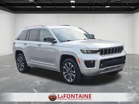Used 2022 Jeep Grand Cherokee Overland AWD/4WD image 7