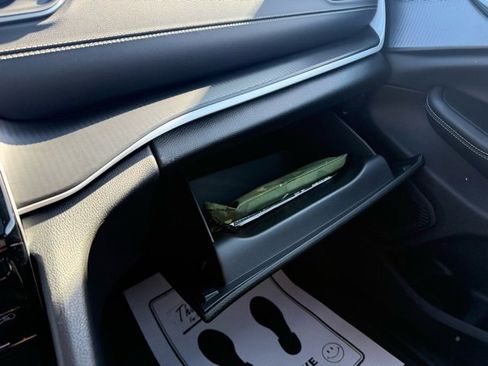 Used 2024 Jeep Grand Cherokee L Laredo w/ Luxury Tech Group I image 38