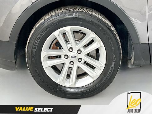 Used 2014 Ford Explorer XLT w/ Equipment Group 202A image 30