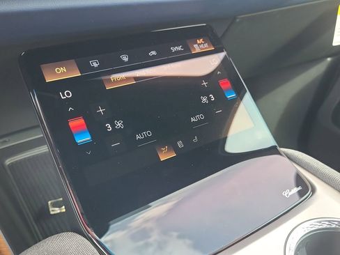 New 2026 Cadillac Vistiq Premium Luxury image 19