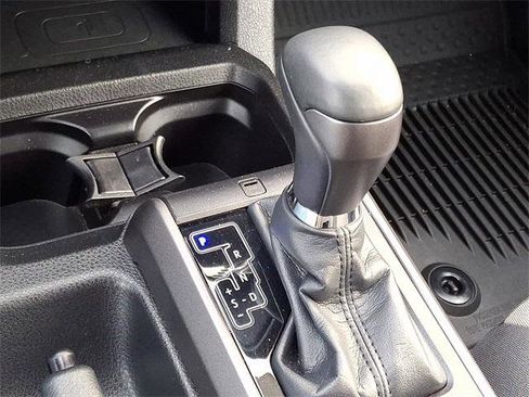 Certified 2022 Toyota Tacoma TRD Off-Road image 14