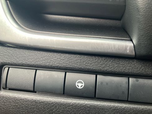 Used 2025 Nissan Rogue SV FWD image 13