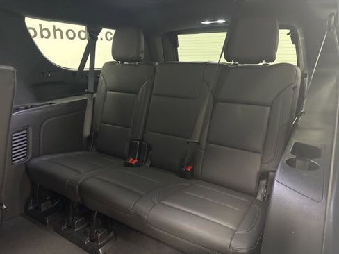 Used 2025 Chevrolet Suburban LT image 29