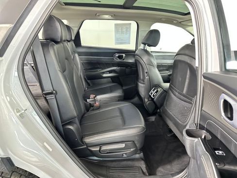 Used 2022 Kia Sorento SX AWD/4WD image 34