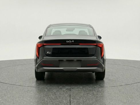 Used 2025 Kia K4 LXS image 7