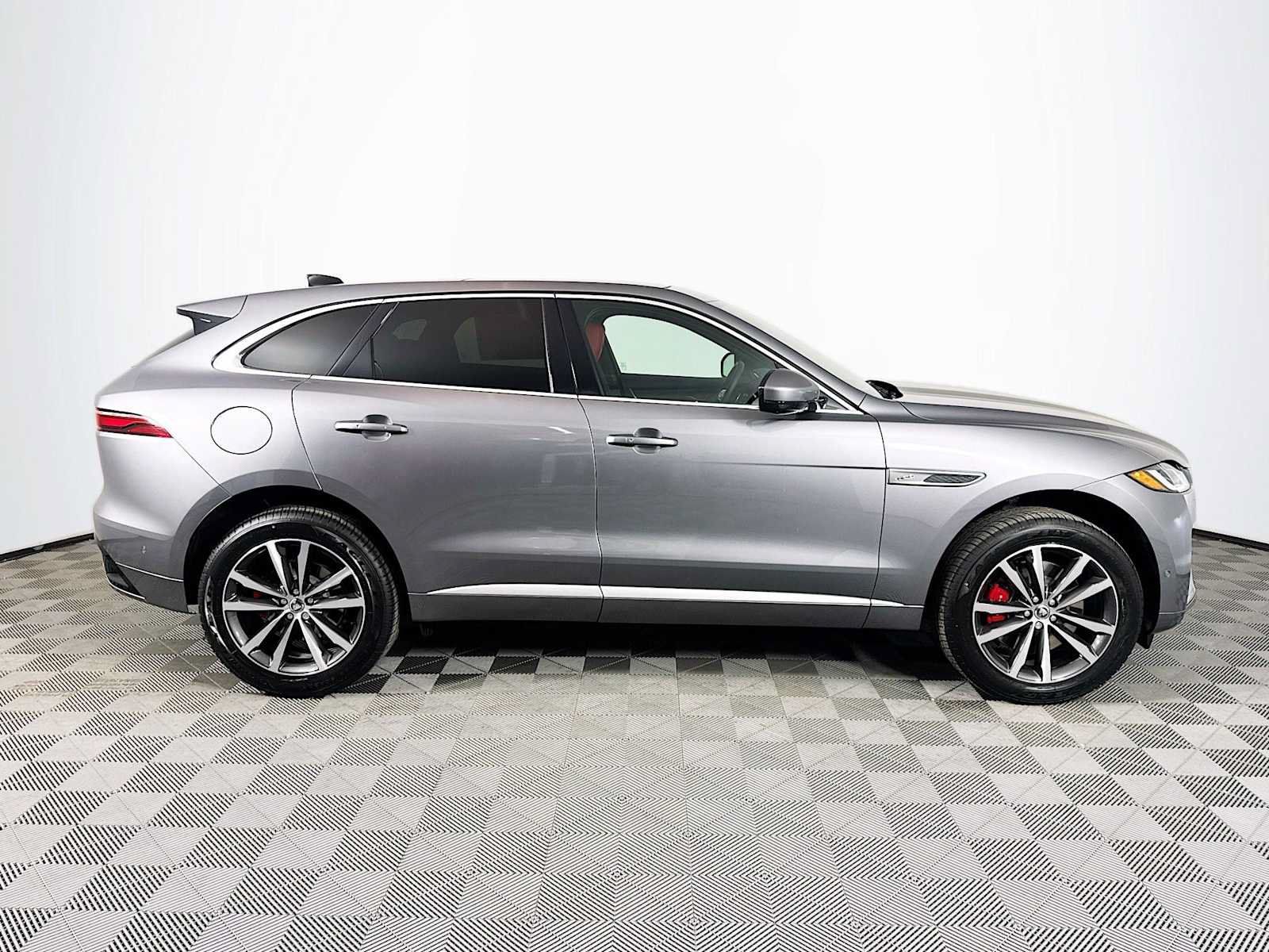 New 2025 Jaguar F-PACE R-Dynamic S AWD/4WD image 4