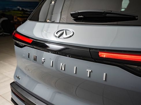 Used 2025 INFINITI QX60 Luxe AWD/4WD image 18