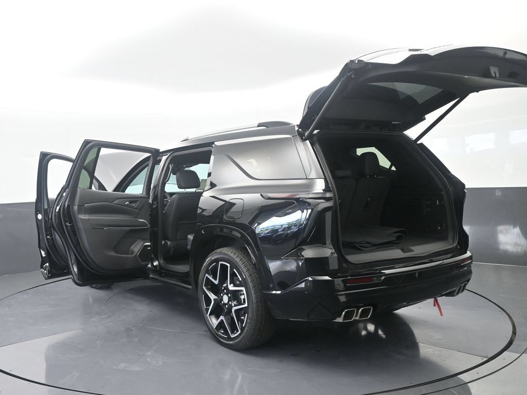 Used 2025 Chevrolet Traverse High Country FWD image 96