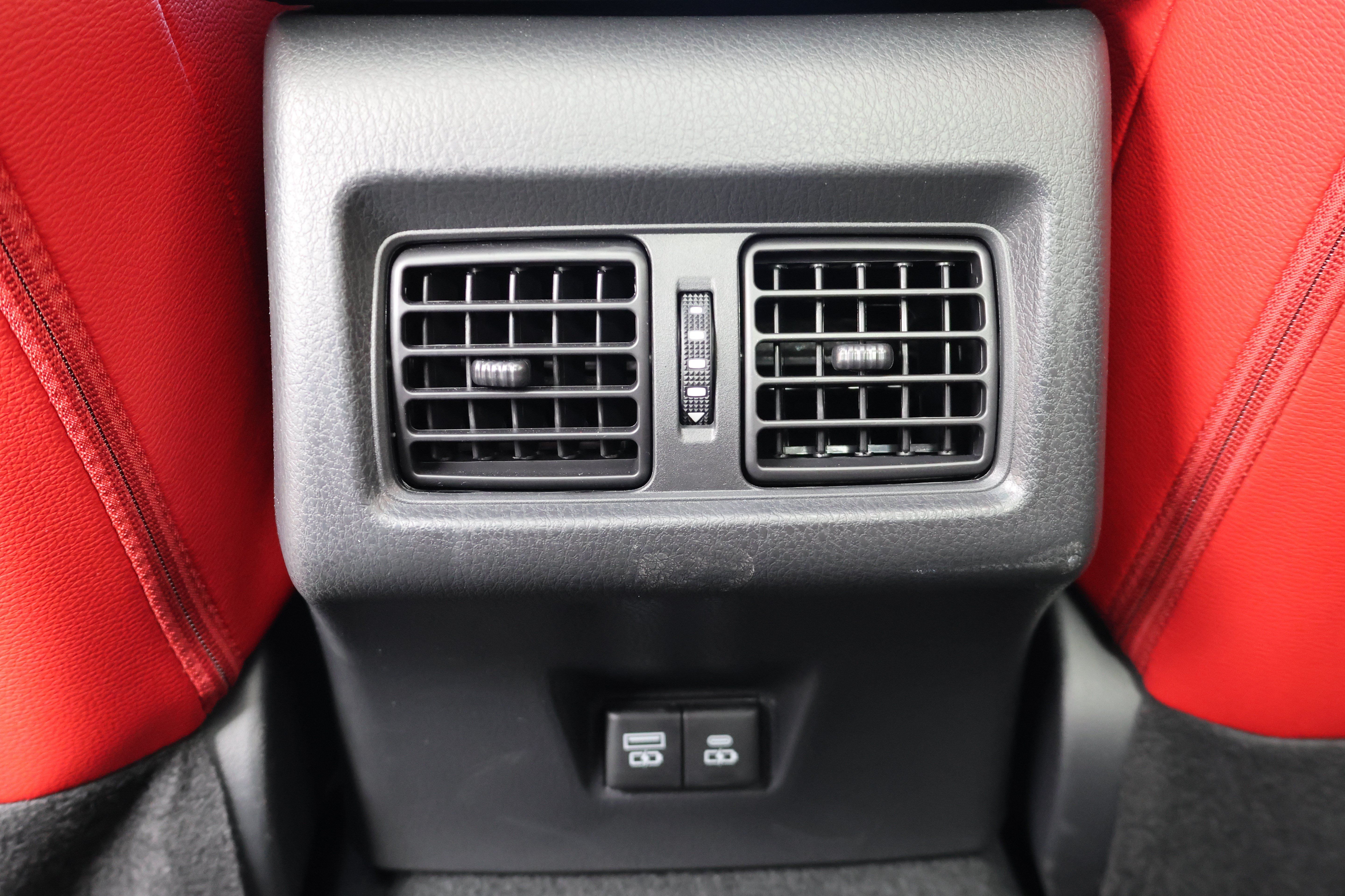 Used 2025 Toyota Camry XSE w/ Premium Plus Package AWD/4WD image 16