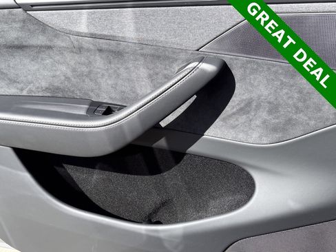 Used 2026 Tesla Model Y Long Range image 28