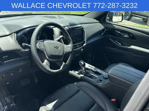 Used 2023 Chevrolet Traverse RS FWD image 13