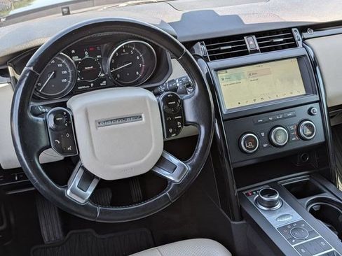 Used 2020 Land Rover Discovery SE AWD/4WD image 10