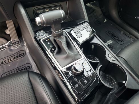 Certified 2025 Kia Sportage SX image 22